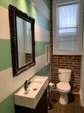 1120 N 10th St, Unit 1120 N 10th St. REAR in Quincy, IL - Foto de edificio - Building Photo