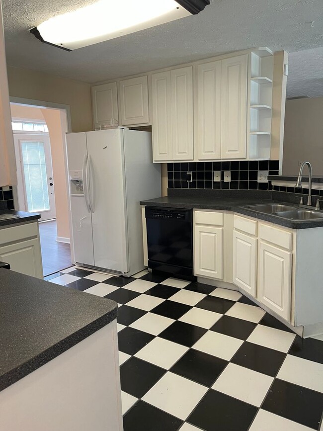 318 Derby Dr in Riverdale, GA - Building Photo - Building Photo