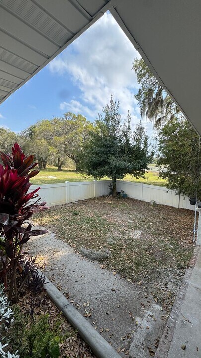 1928 Myrtle Lake Ave in Fruitland Park, FL - Building Photo