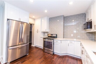 1013 Bradish St in Pittsburgh, PA - Building Photo - Building Photo