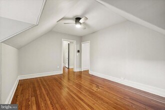 111 E Gorgas Ln in Philadelphia, PA - Building Photo - Building Photo