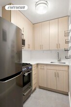 25 W 13th St in New York, NY - Building Photo - Building Photo