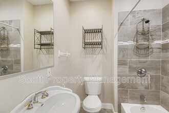 824 E 33rd St in Baltimore, MD - Building Photo - Building Photo