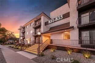 835 E Lomita Ave, Unit 204 in Glendale, CA - Building Photo