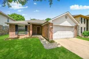 16134 Coleburn Dr in Houston, TX - Building Photo