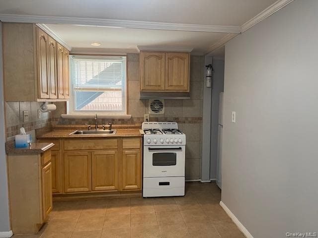 331 E Market St in Long Beach, NY - Building Photo - Building Photo