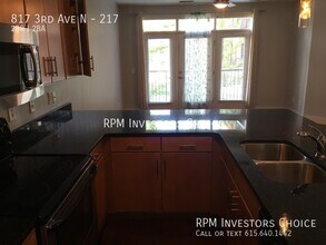 817 3rd Ave N in Nashville, TN - Building Photo - Building Photo