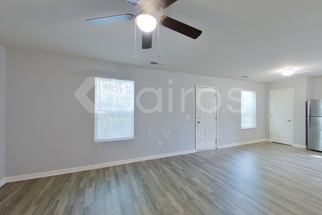 10 Plymouth Ct in Kingston, GA - Foto de edificio - Building Photo