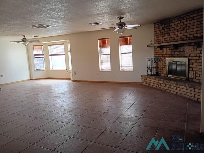 2830 Santa Clara St SE in Deming, NM - Building Photo - Building Photo