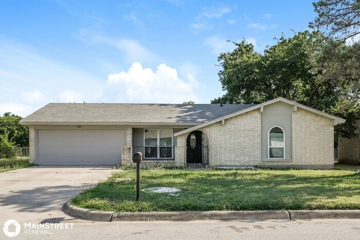 3609 Cobblestone Dr in Forest Hill, TX - Building Photo