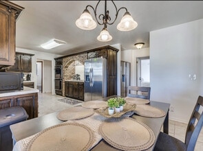 7624 S Erie Ave in Tulsa, OK - Foto de edificio - Building Photo