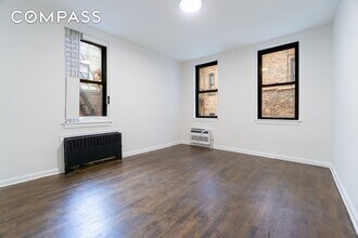 205 2nd Ave in New York, NY - Foto de edificio - Building Photo