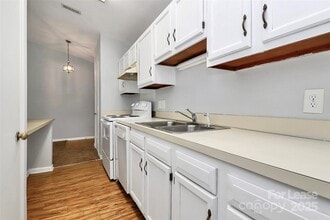 6146 Meadow Rose Ln in Charlotte, NC - Building Photo - Building Photo