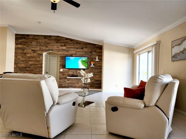 101 NW 35th Pl in Cape Coral, FL - Foto de edificio - Building Photo