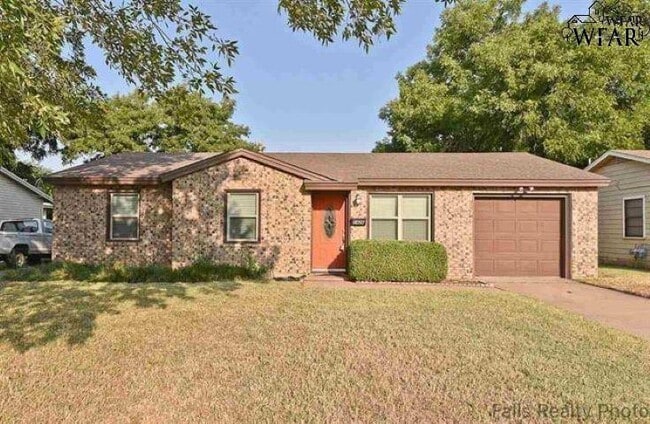 property at 1426 Harris Ln