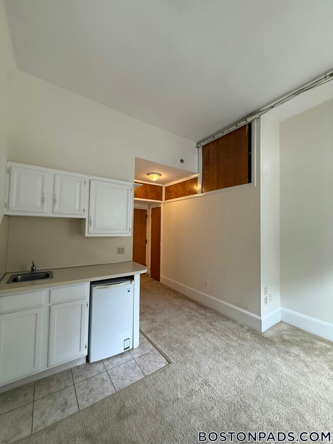 1223 Beacon St in Brookline, MA - Building Photo - Building Photo