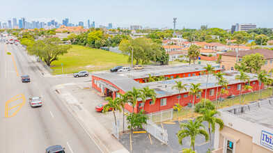 2900 W Flagler St in Miami, FL - Building Photo - Building Photo