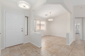 3510 E Marco Polo Rd in Phoenix, AZ - Foto de edificio - Building Photo