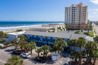 801 1st St S in Jacksonville Beach, FL - Foto de edificio - Building Photo