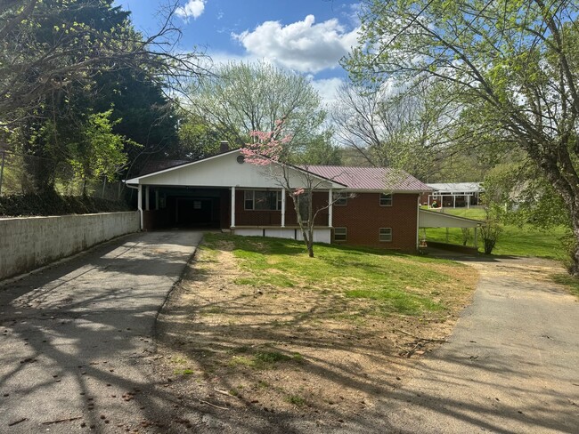 property at 602 Asheville Hwy