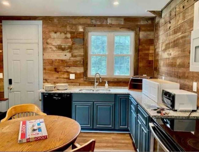 7518 Bayside Rd in Franktown, VA - Building Photo - Building Photo