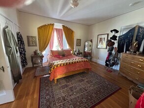 150 Crescent St, Unit 150 in Waltham, MA - Building Photo - Building Photo