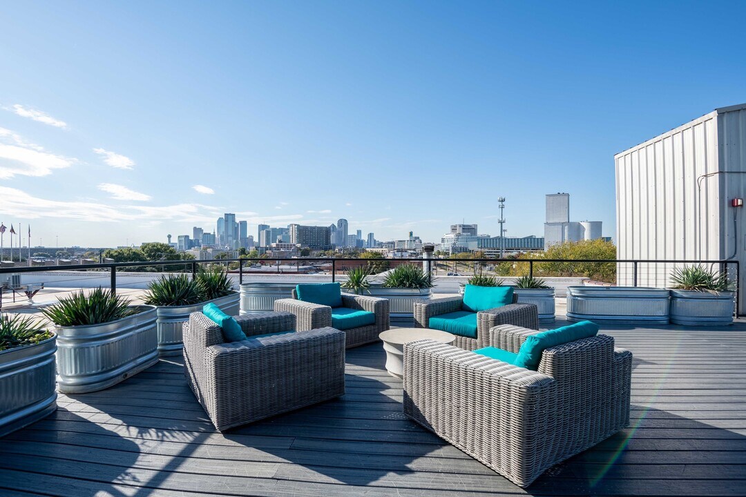 Mitchell Lofts in Dallas, TX - Building Photo