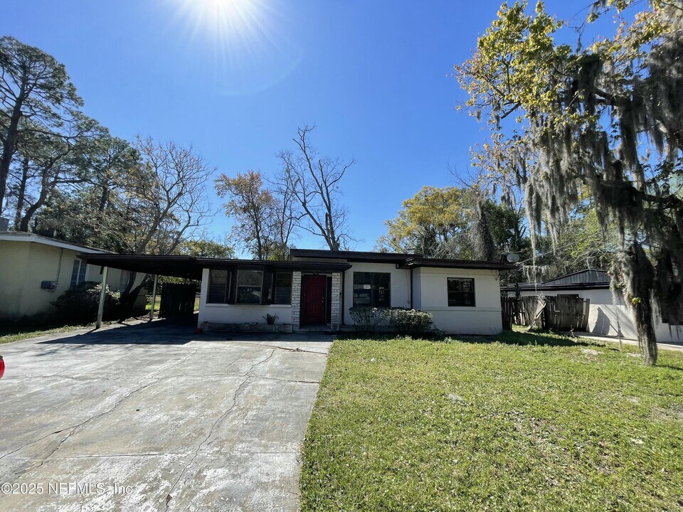 5258 Janice Cir S in Jacksonville, FL - Building Photo