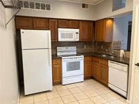 2011 Spenwick Dr photo'