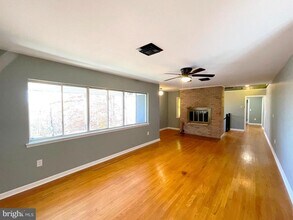 9457 Boyds Turn Rd in Owings, MD - Building Photo - Building Photo