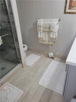 6562 Racquet Club Dr in Lauderhill, FL - Building Photo