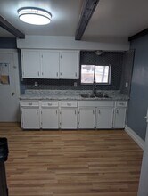 1159 McKinley St, Unit A in Wyandotte, MI - Foto de edificio - Building Photo