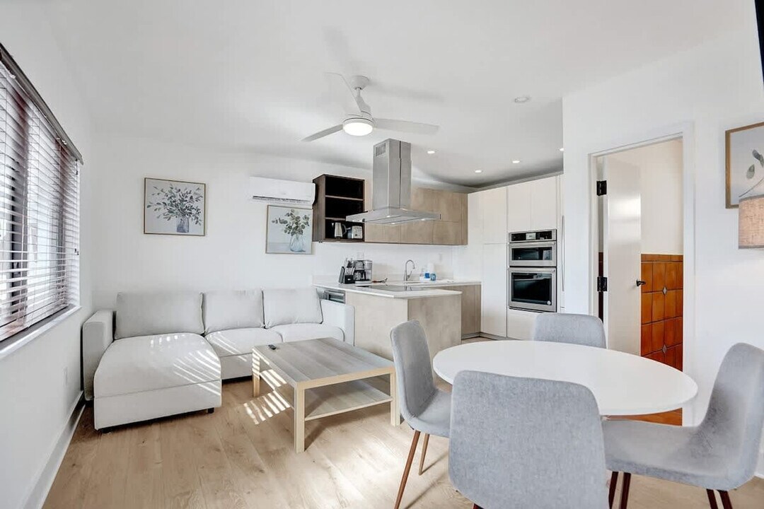 333 Walnut St in Hollywood, FL - Building Photo