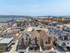 206 Adams St in Newport Beach, CA - Building Photo - Building Photo