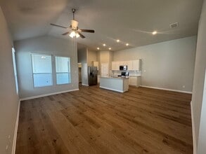 184 Schrader Dr in Buda, TX - Building Photo - Building Photo