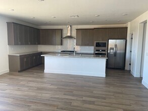 4064 Happy Camper Wy in Roseville, CA - Building Photo - Building Photo