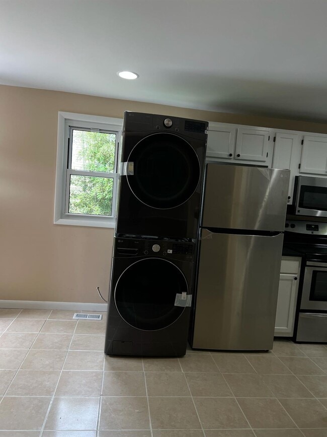 3134 Lexington Ave in Mohegan Lake, NY - Building Photo - Building Photo