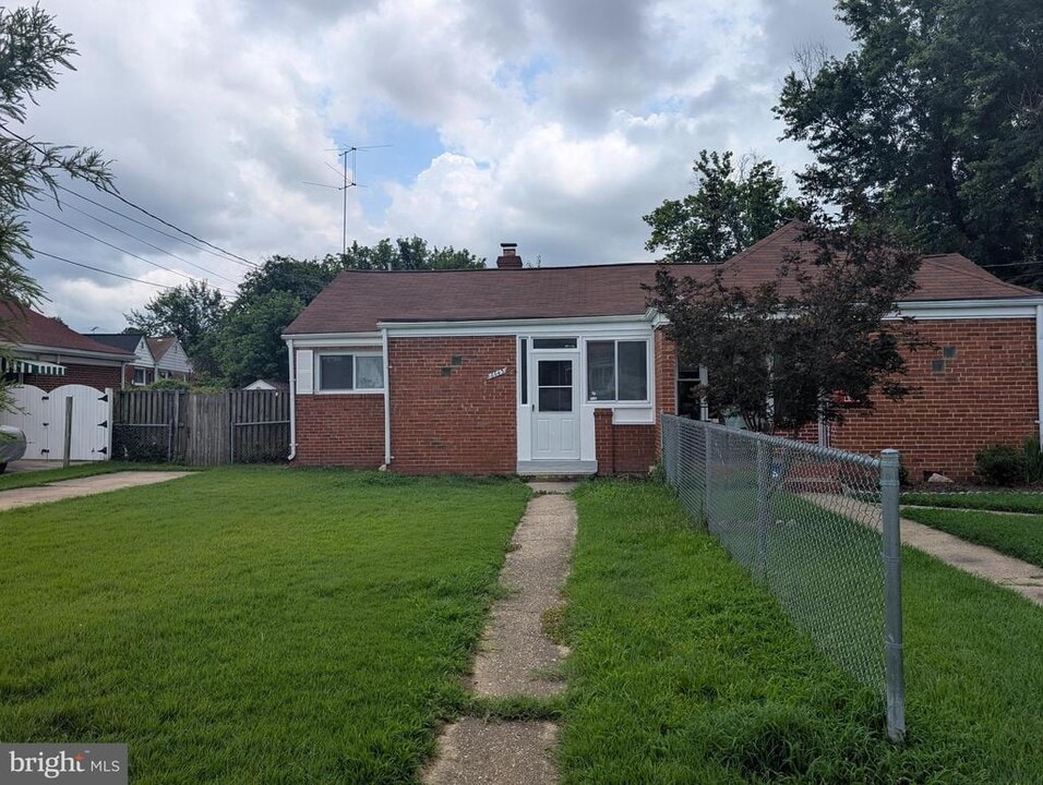6643 23rd Pl in Hyattsville, MD - Building Photo