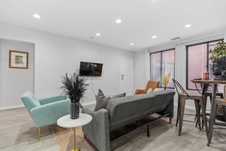 1020 16th St NW in Washington, DC - Building Photo - Building Photo