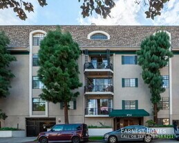 8712 Gregory Wy in Los Angeles, CA - Building Photo