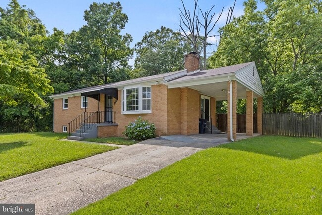 5508 Spruce Dr in Clinton, MD - Building Photo - Building Photo