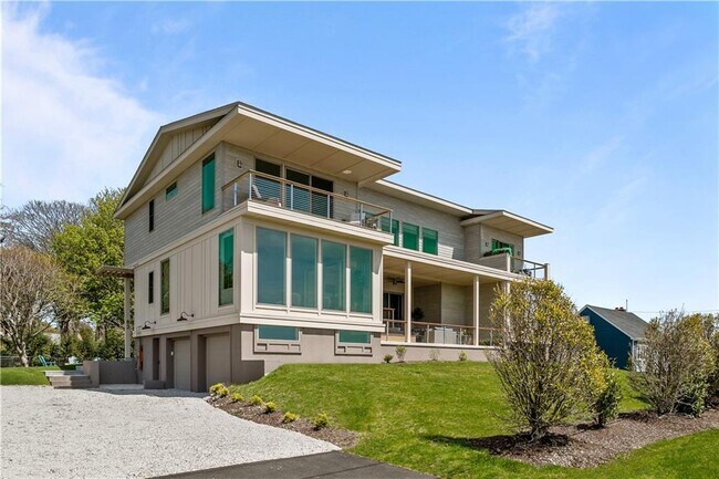 82 Ellery Rd in Newport, RI - Building Photo - Building Photo