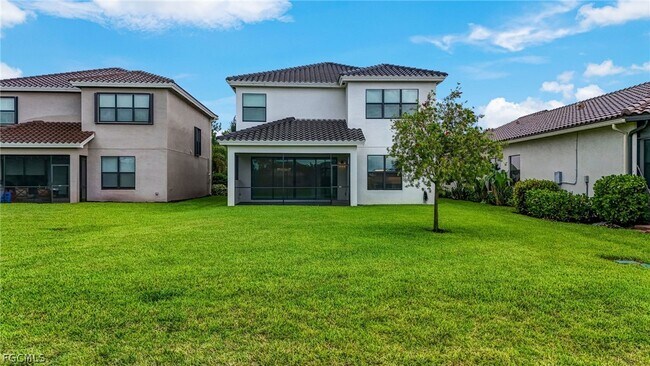 11604 Meadowrun Cir in Ft. Myers, FL - Building Photo - Building Photo