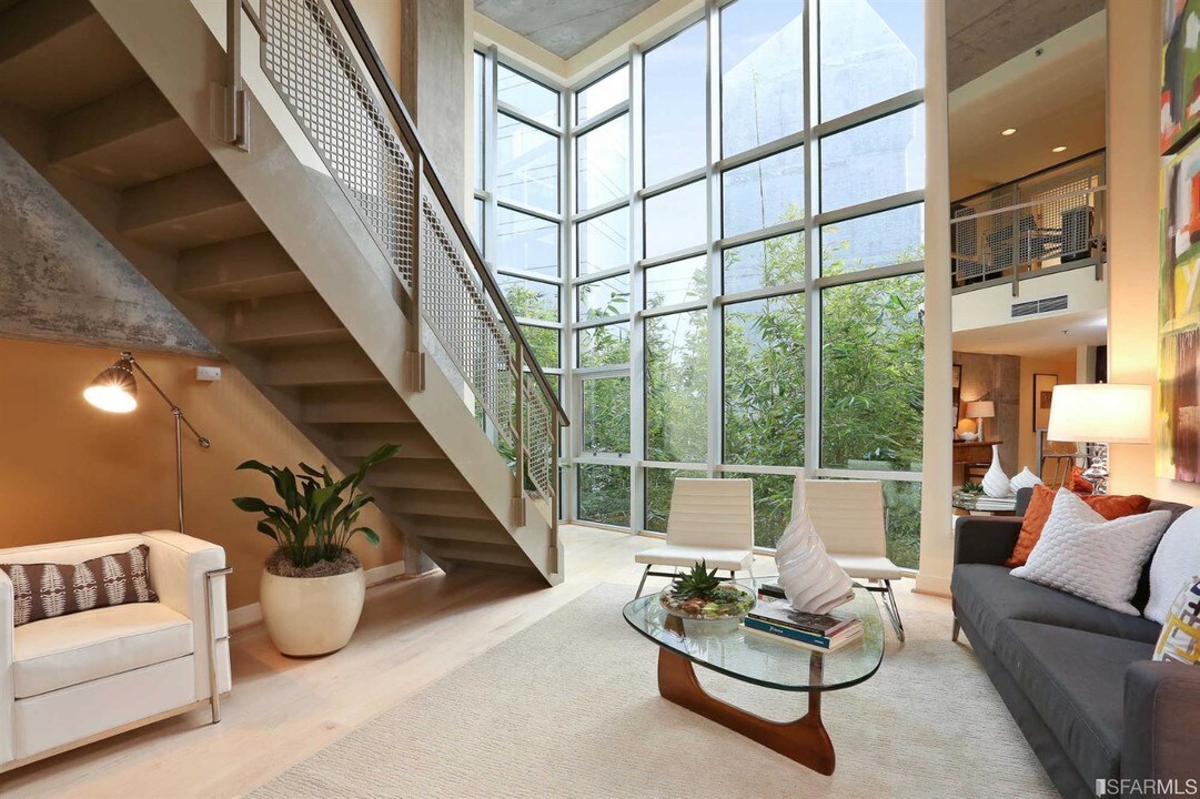 200 Brannan St-Unit -204 in San Francisco, CA - Building Photo