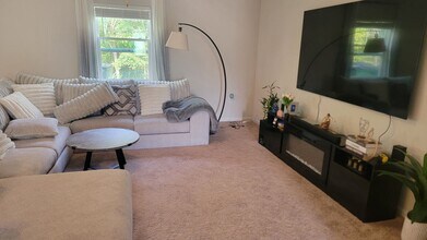 8429 Deerwood Rd in Charlotte, NC - Building Photo - Building Photo