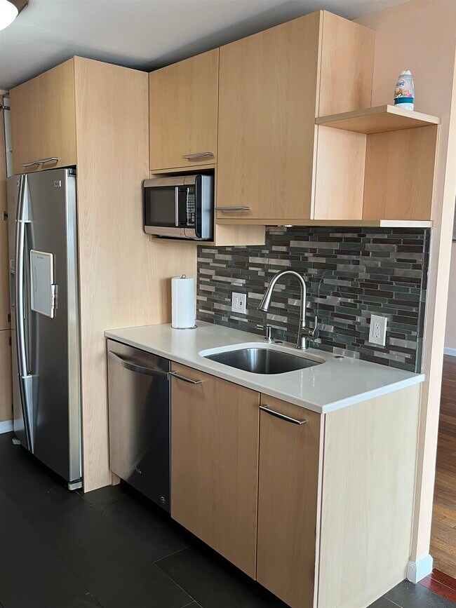 9060 Palisade Ave in North Bergen, NJ - Building Photo - Building Photo