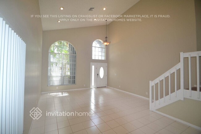 7170 Charleston Point Dr, Unit Unit311 in Greenacres, FL - Building Photo - Building Photo