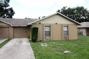 741 Mikasuki Dr in Lakeland, FL - Building Photo