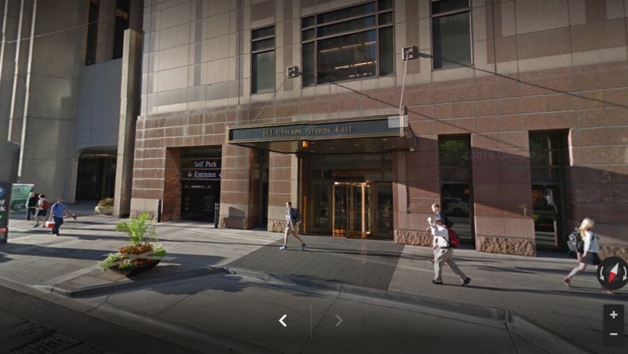 161 E Chicago Ave in Chicago, IL - Building Photo