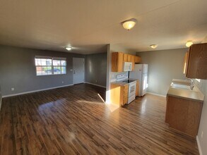 3908 24th Ave in Evans, CO - Foto de edificio - Building Photo